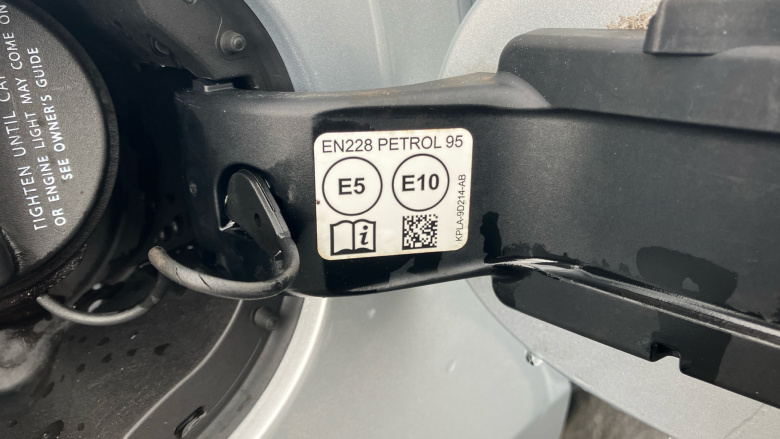 Land Rover Range Rover Evoque 2.0 P200 HSE 5dr Auto Petrol Hatchback